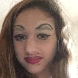 Meet your Posher, Carmela